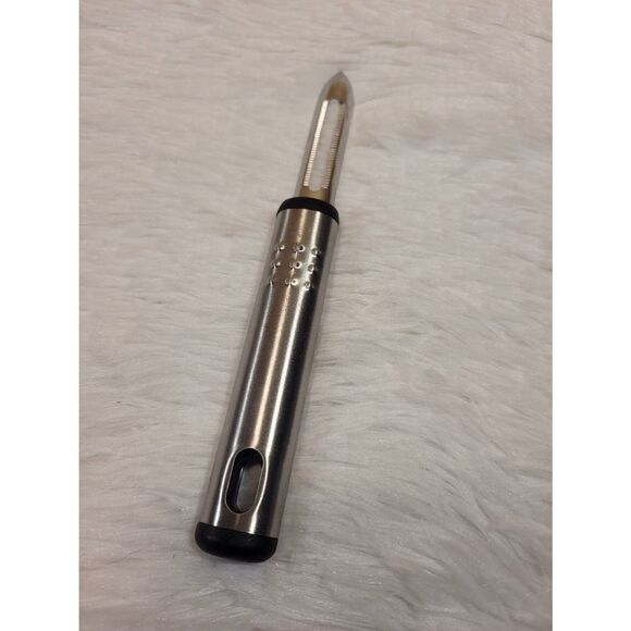 Stainless Steel Peeler  - Picture 2 of 3